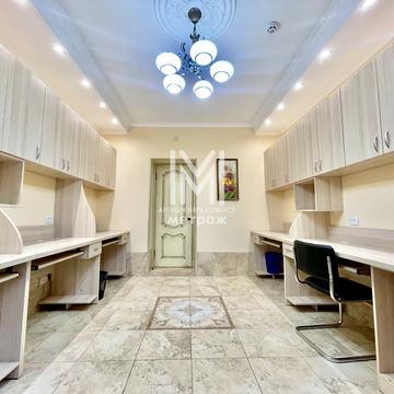 Шекспіра вул., 8