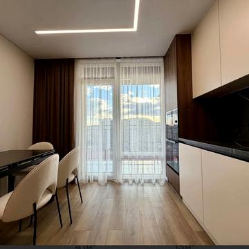 Юліана Пелеша вул., 1