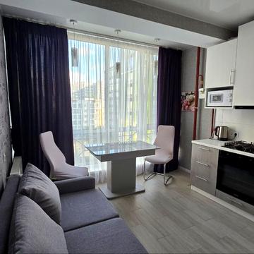 Джерельна вул., 10