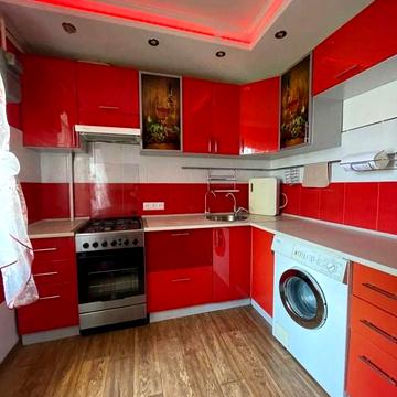 Євгенії Ярошинської вул., 1