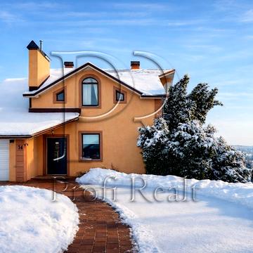 Травнева вул.