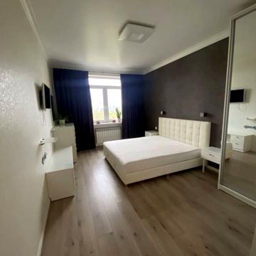 Уманська вул., 49/12