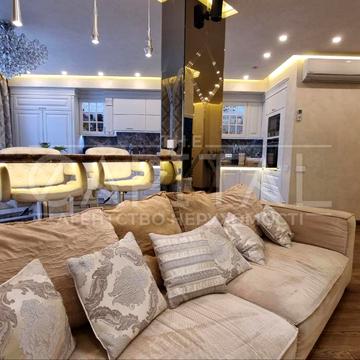 Вишгородська вул., 45