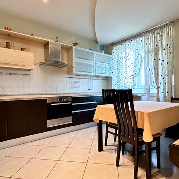 Феодосійський пров., 14