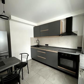 Олександра Поля просп. (Кірова), 18