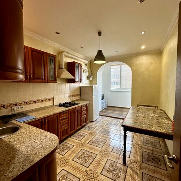 Центральна вул., 7