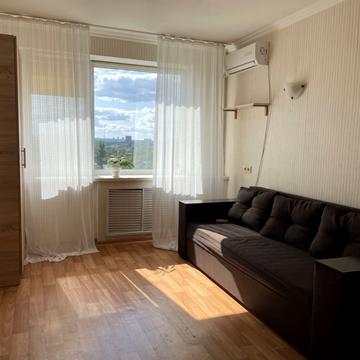 Райдужна вул., 21