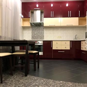 Дніпровська набережна вул., 26