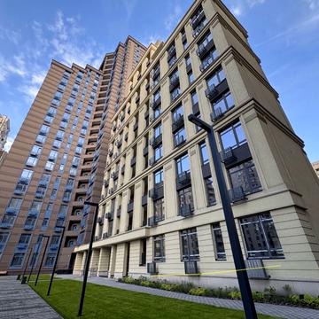 Річкова вул., 4