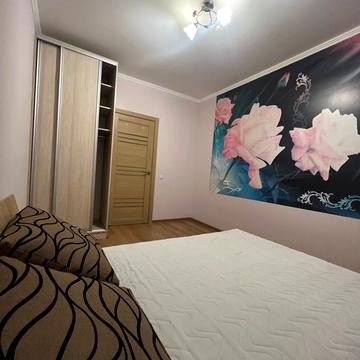 Євгена Чикаленка вул., 43