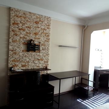 Братиславська вул., 42