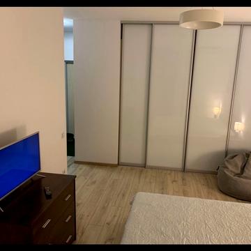 Практична вул., 6