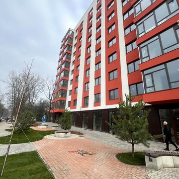 Чорновола вул., 123