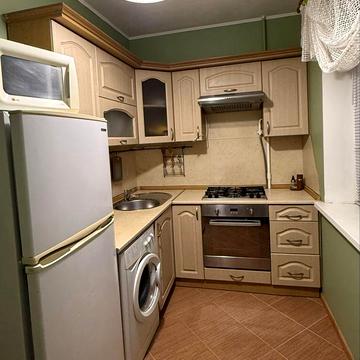 Жмеринська вул., 28