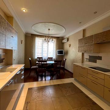 Євгена Коновальця вул. (Щорса), 32-Г