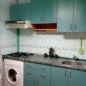 Тарасівська вул., 17