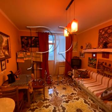 Бориса Гмирі вул., 4