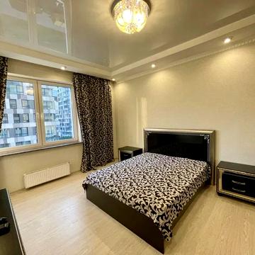 Ділова вул. (Димитрова), 4