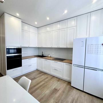 Валерія Лобановського просп., 150-В