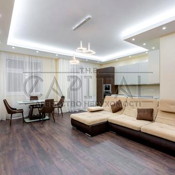 Саперне Поле вул., 12