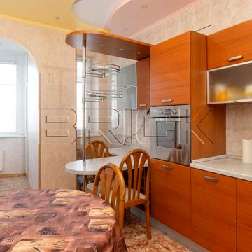 Богдана Хмельницького вул., 41