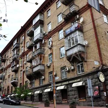 Софіївська вул., 16