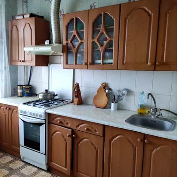 Довженка вул., 1