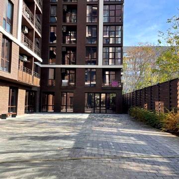 Геранієва вул., 8