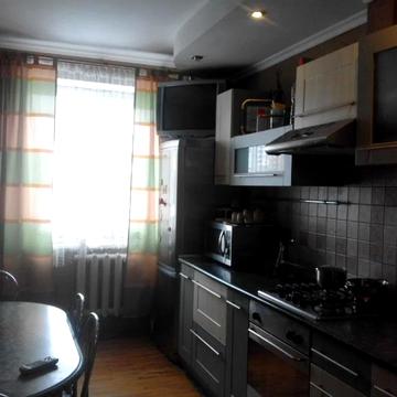 Івана Кавалерідзе вул. (), 8