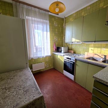 Полярна вул., 6