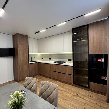 Юліана Пелеша вул., 3