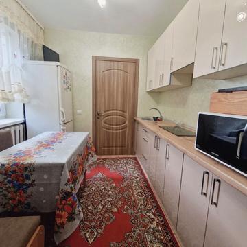 Парнянська вул.