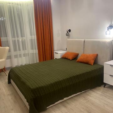 Молодіжна вул., 2