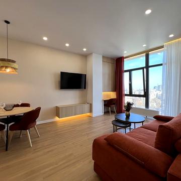 Кучеревського бульв., 1