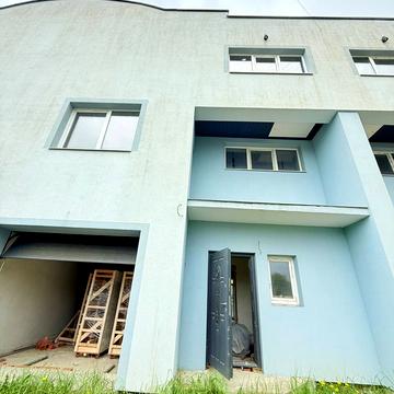 Володимира Івасюка вул., 40