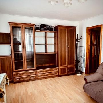 Литовська вул., 13а