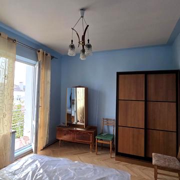 Михайла Грушевського вул., 8