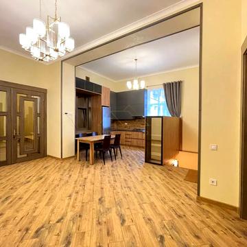 Євгена Озаркевича вул., 20