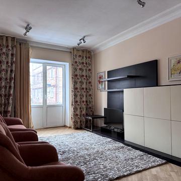 Почайнинська вул., 45/48