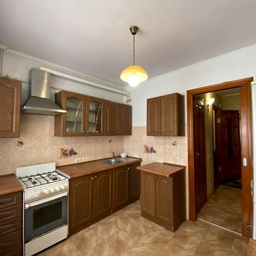 Молодіжна вул., 41