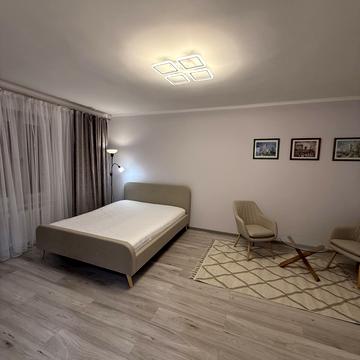 Тютюнників вул. (), 43