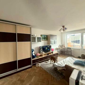 Любінська вул., 105