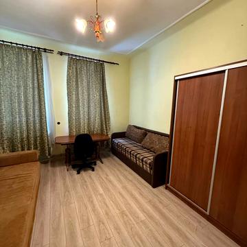 Миколи Лисенка вул., 36