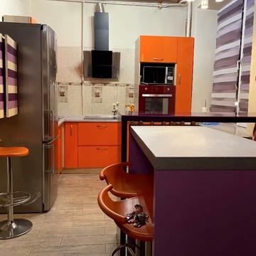 Незалежності вул. (Титова), 6