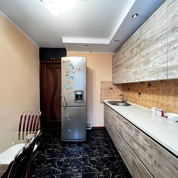 Пятницька вул., 70