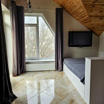 Євгена Чикаленка вул., (Будинок)