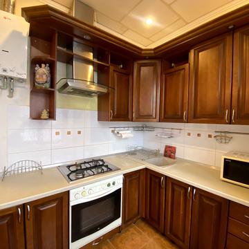 Авіаконструктора Антонова вул., 2/32 к8