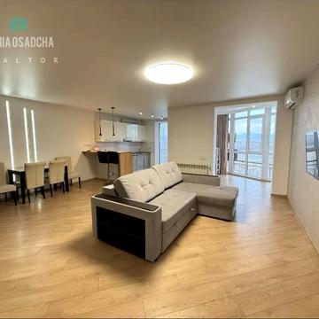 Набережна Перемоги вул., 42