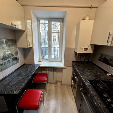 Матроський узвіз, 11