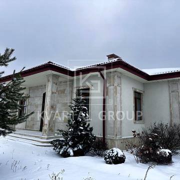 Пилипа Орлика вул., 8